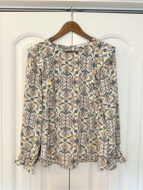 ✨ LOFT Cream Floral Ruffle Blouse with Blue and Yellow Flowers Size M ✨